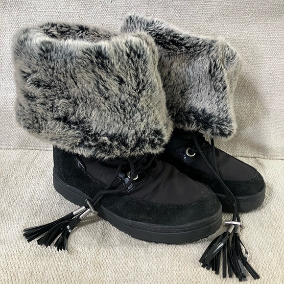 Cozy Black tall Winter Boots with faux fur and leather outer trim - Picture 16 of 16